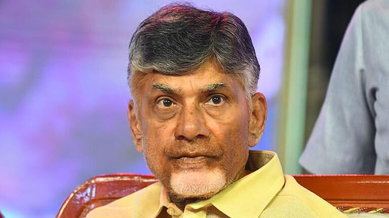 ఏపీలో వాట్సాప్ గవర్నెన్స్! చంద్రబాబు మళ్లీ వెనక్కి మళ్లుతున్నారా?